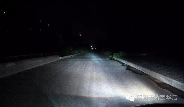 尤其是改過氙氣大燈的車主們，定期檢查電路，檢查火花塞是否積碳老化，這是很有必要的！