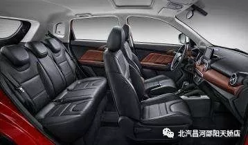 易燃易爆炸！夏天在車(chē)?yán)锓胚@些東西絕對(duì)是奪命炸彈！